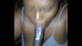 Ébène bbw bâclée deepthroat 2 Éjaculations