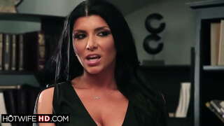 Busty милфа չի կարող սպասել, թե երբ է նրա трахнет նրա գործընկեր.Նրա ամուսինը թաքնվում է, որ գաղտնի տեսնել, թե ինչպես է այն մեծ ծիծիկներ կնոջ ստանում շրջանակ.Այնքան հեշտ է անձի և թռչկոտում ի անդամ