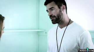 Nasty ລົກໃນເອກະພາບ sexy ລຸອາຍຸຂອງນາງຈານໃຫຍ່ແລ່ນ