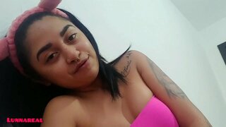 Κάποιος αφαιρεί το Δωμάτιό Σας είναι Πολύ Καυλωμένη