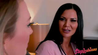 ���ளவாளி காட்டுகிறது மகள் எப்படி லெஸ்பியன் செக்ஸ்