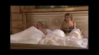 Blondýna německy velmi nemravné, aby ztrácet čas a šuká s dvěma